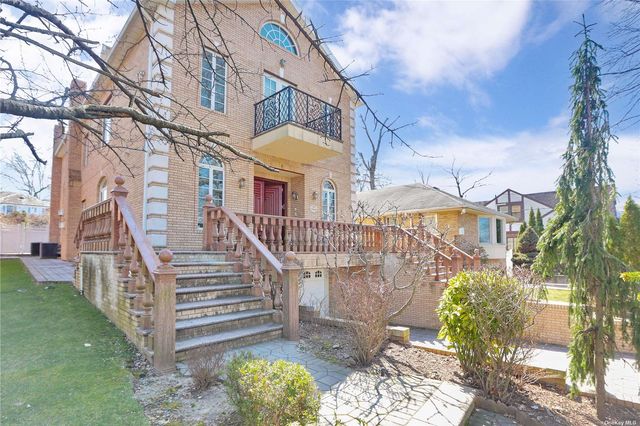 $3,500,000 | 184-46 Aberdeen Road | Jamaica Estates