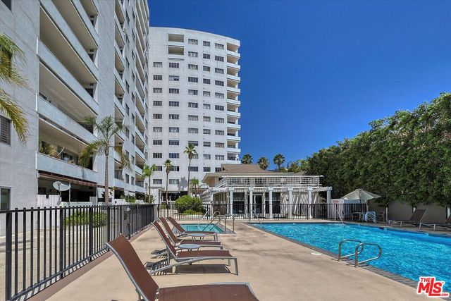 $699,000 | 7250 Franklin Avenue, Unit 302 | Sunset Strip-Hollywood Hills West