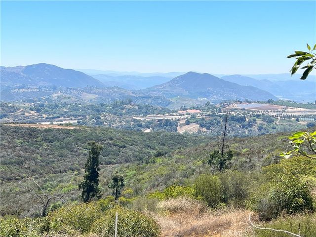 $589,999 | 2347 Lookout Mountain Road | Rainbow