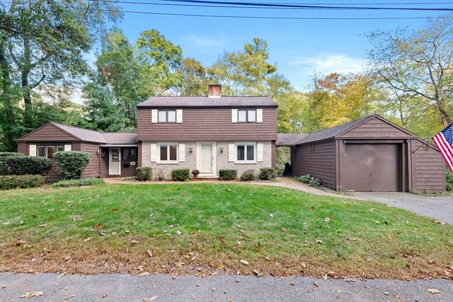 $629,999 | 186 Colonel Hunt Drive | Abington