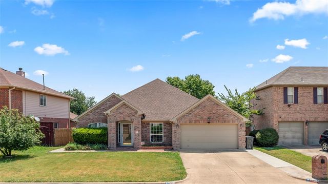 $389,000 | 6405 Viking Trail | Southeast Arlington