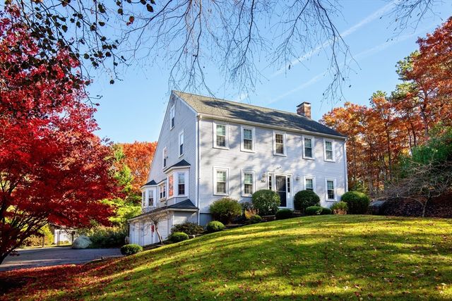 $849,900 | 384 Long Pond Road | Plymouth