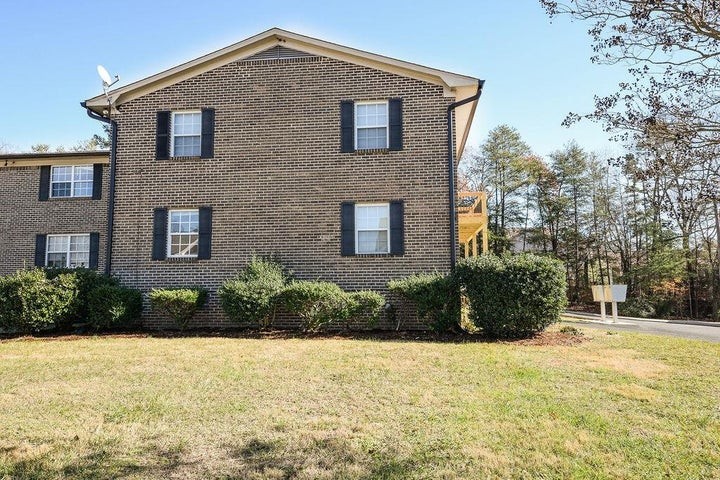 a front view of house with yard