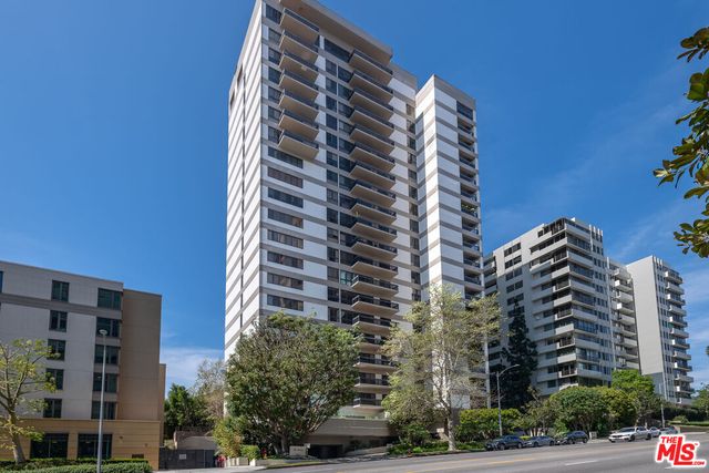 $1,660,000 | 10445 Wilshire Boulevard, Unit 904 | Westwood