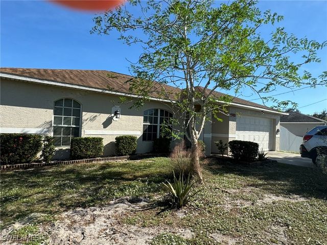 $379,900 | 127 Blackstone Drive | Lehigh Acres