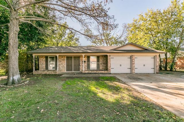 $260,000 | 817 Edna Drive | Everman Park