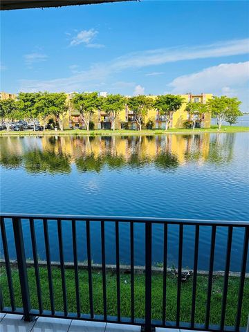 $2,400 | 4705 Northwest 7th Street, Unit 2067 | Flagami