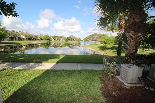 $1,975 | 5222 Palmbrooke Circle | West Palm Beach