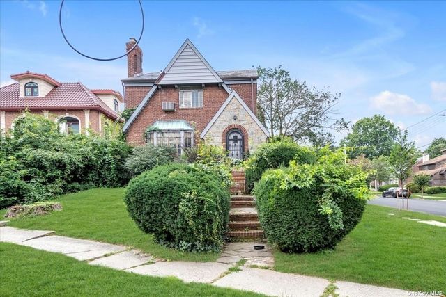 $1,749,000 | 81-08 Kent Street | Jamaica Estates