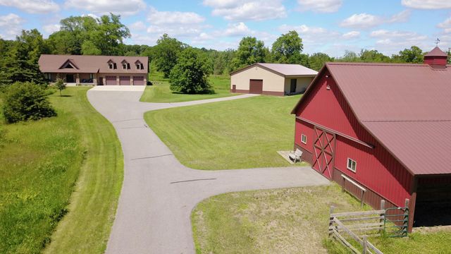 $1,590,000 | 34740 County Road 9 | Avon Township - Stearns County