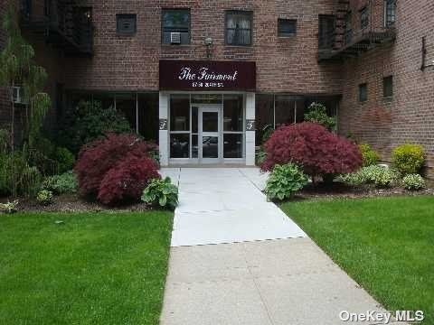 $180,000 | 87-50 204th Street, Unit B27 | Holliswood