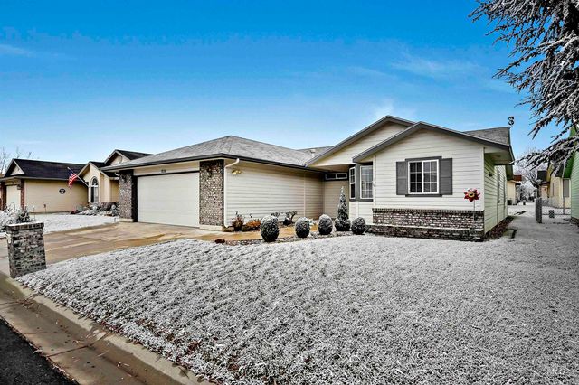 $325,000 | 826 Bristol Street | Nampa