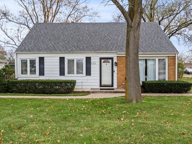 $424,900 | 3222 Crestwood Lane | Glenview