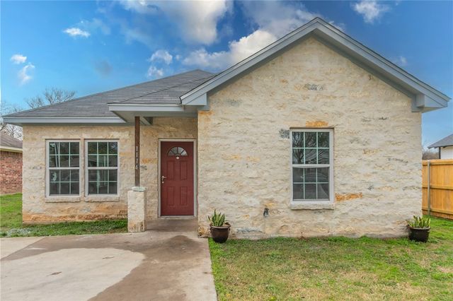 $300,000 | 1114 Houston Street | Carver