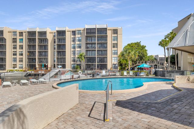 $357,500 | 9 Royal Palm Way, Unit 4020 | Southeast Boca Raton