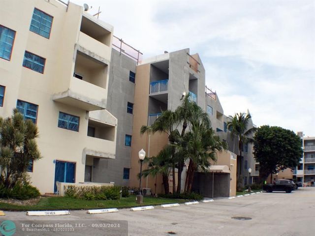 $2,100 | 2850 Northeast 14th Street Causeway, Unit 210B | Avalon Harbor