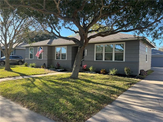 $395,000 | 306 Circle Drive | Midtown Corpus Christi