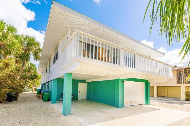 $772,500 | 5604 Carissa Street | Holmes Beach