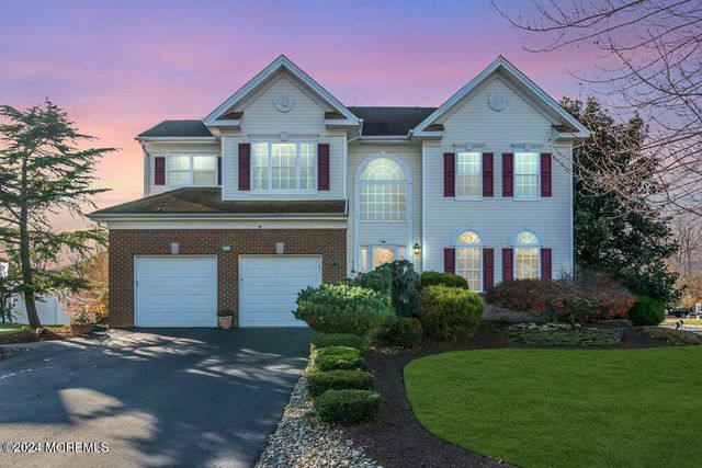 $1,279,999 | 16 Scarborough Drive | Hampshire Hills