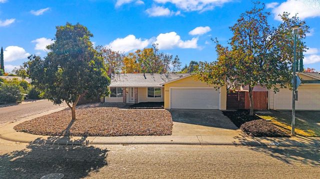 $515,000 | 8908 Salmon Falls Drive | La Riviera