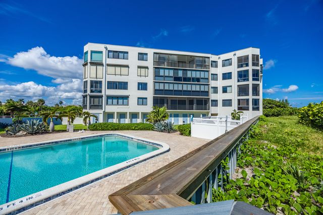 $629,000 | 2375 Northeast Ocean Boulevard, Unit D206 | Hutchinson Island South