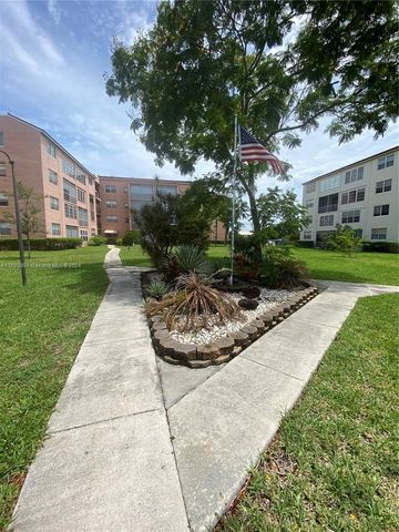 $1,500 | 2841 Somerset Drive, Unit 117 | Lauderdale Lakes East Gate