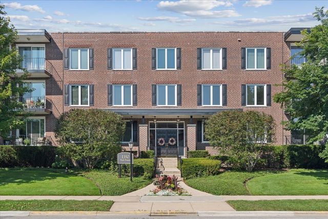 $409,000 | 1350 North Western Avenue, Unit 206 | Lake Forest