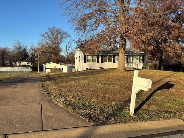 $300,000 | 1355 Clarkson Drive | Ellisville