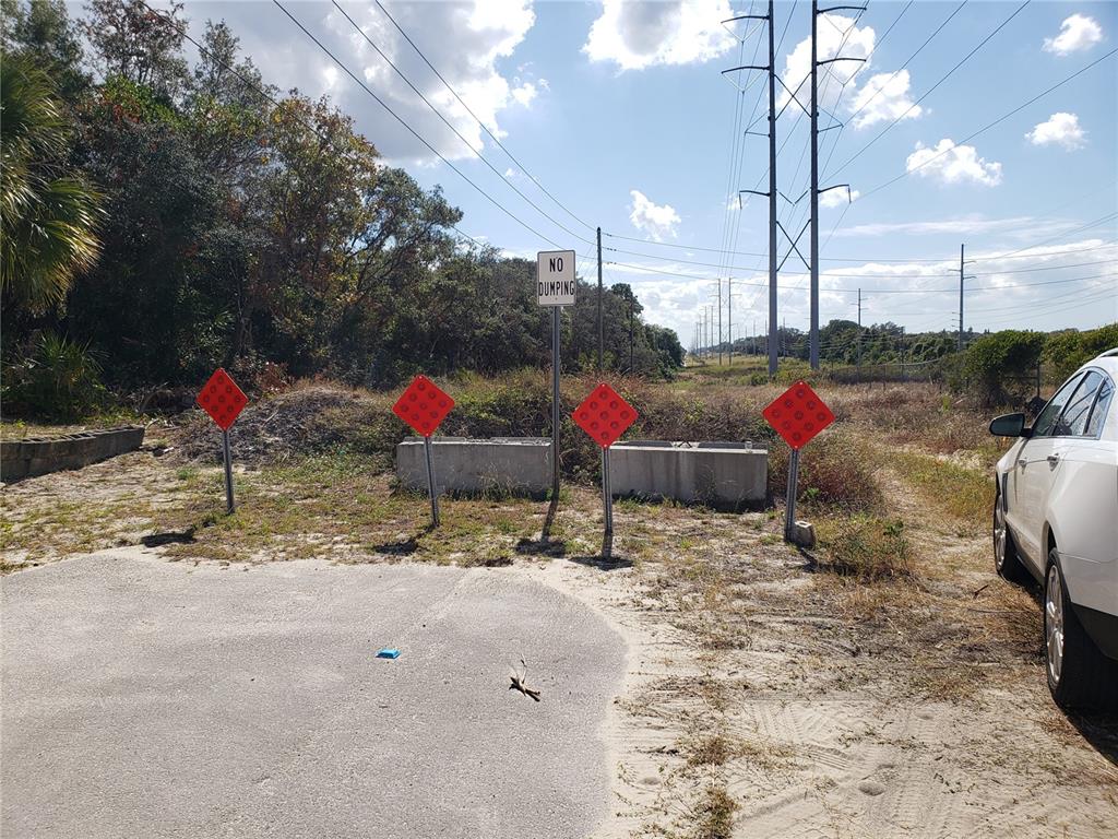 a group of cars parked in a yard