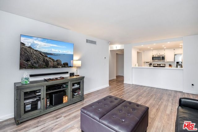 $498,000 | 600 West 9th Street, Unit 908 | Downtown Los Angeles