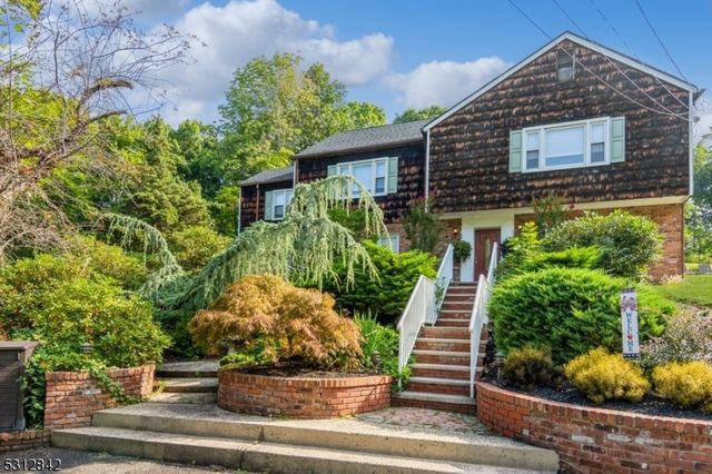 $869,000 | 57 Washington Drive | Watchung