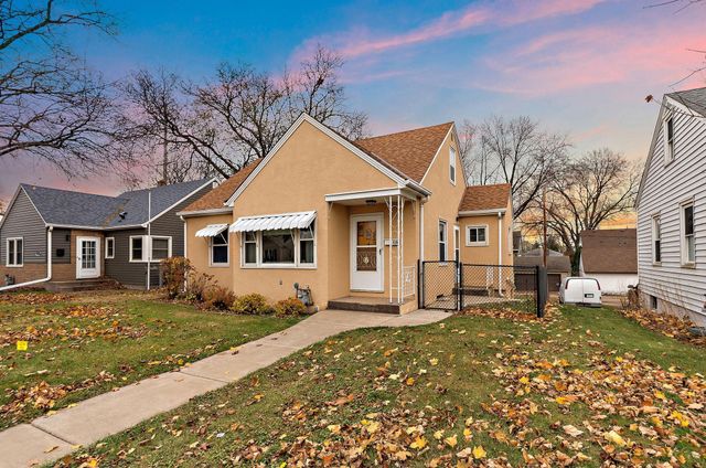 $320,000 | 829 3rd Avenue South | South St. Paul