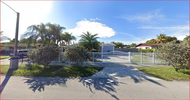 $609,999 | 19050 Southwest 119th Avenue | South Miami Heights