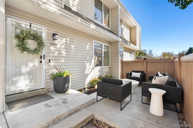 $495,000 | 4202 East Maplewood Way | Centennial