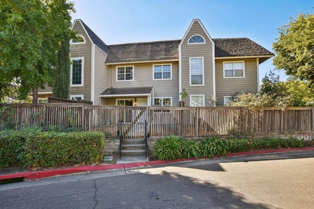 $526,000 | 3026 Woods Circle | West Davis