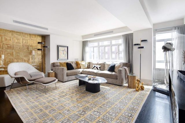 $4,150,000 | 21 East 61st Street, Unit 6D | Lenox Hill