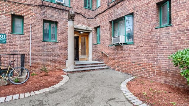 $310,000 | 1601 Metropolitan Avenue, Unit 2H | Parkchester