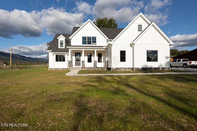 $899,000 | 247 Fulton Road | Harrogate