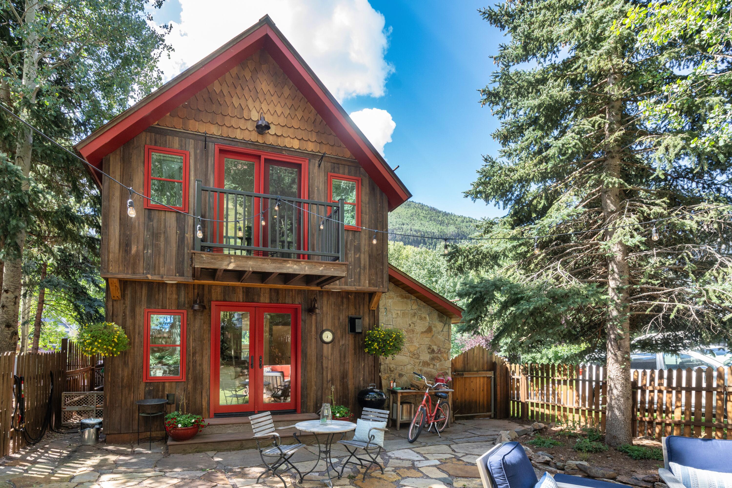 a view of a house and outdoor space