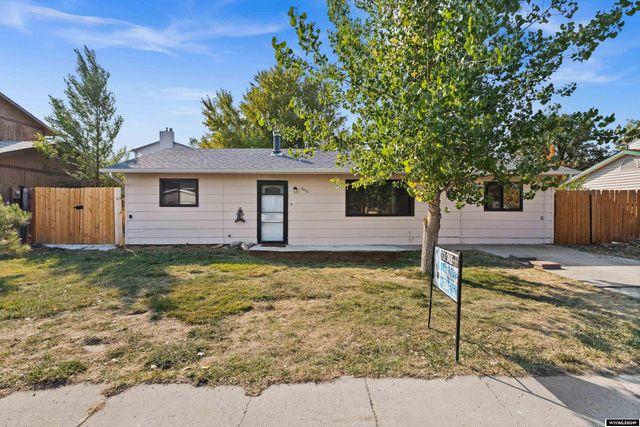 $215,000 | 2025 Sagewood Avenue | Casper