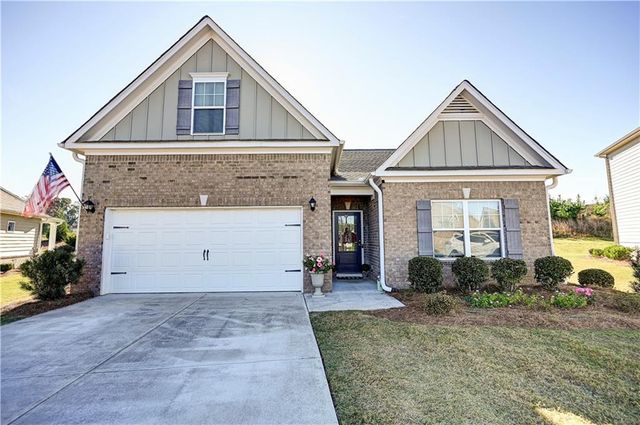 $349,900 | 210 Willowbrook Drive Southeast | Calhoun