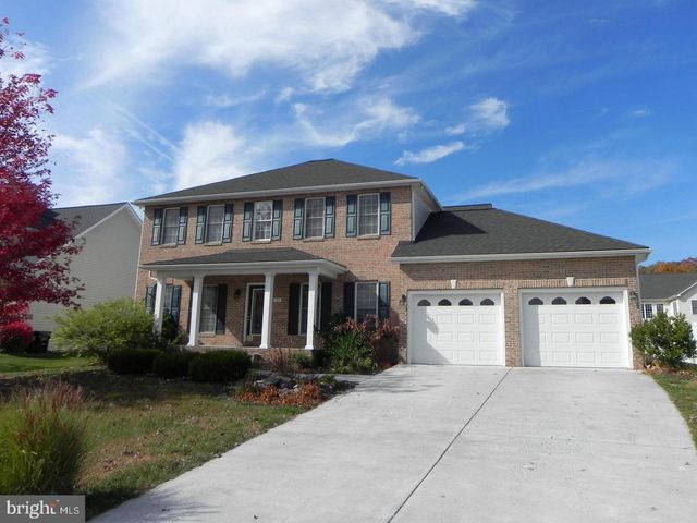 $2,750 | 110 Camaruge Court | Canter Estates