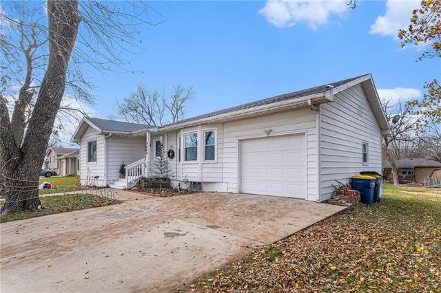 $215,000 | 1311 Locust Street | Eudora