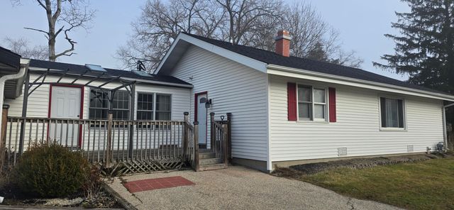 $2,200 | 4155 Finch Lane | Delavan Lake