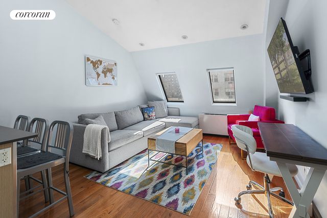 $774,000 | 215 East 81st Street, Unit PHG | Upper East Side