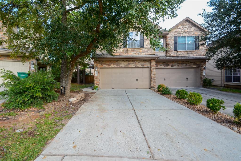 a view of house and outdoor space