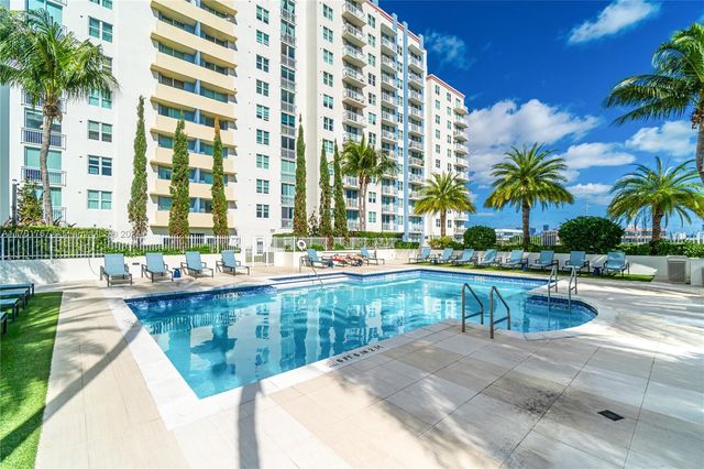 $529,000 | 3000 Coral Way, Unit 1502 | Golden Pines