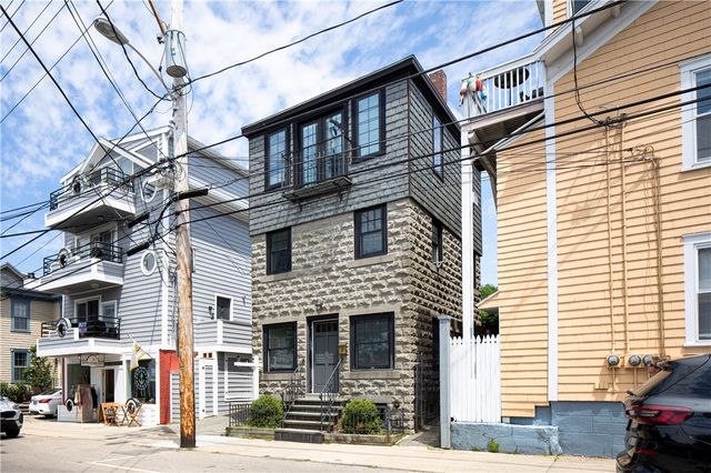 $899,000 | 494 Thames Street | Harbor-Lower Thames