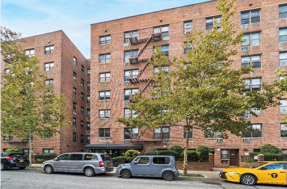 275 Webster Avenue, Unit 3A | Compass