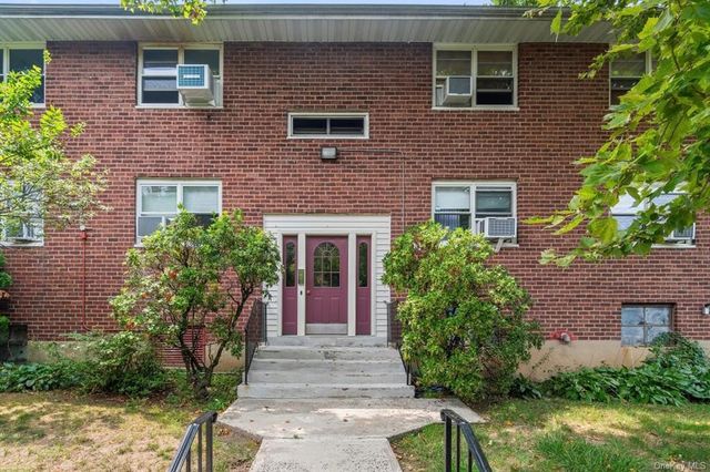 $195,000 | 22 Dehaven Drive, Unit 2D | Homecrest